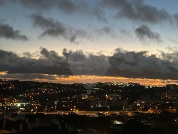 Apartamento T3 para Venda em Massamá e Monte Abraão