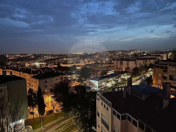 Apartamento T3 para Venda em Massamá e Monte Abraão