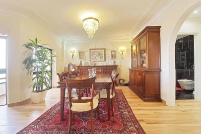 Apartamento T3 para Venda em Massamá e Monte Abraão