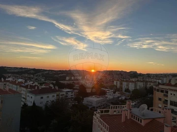 Apartamento T3 para Venda em Massamá e Monte Abraão