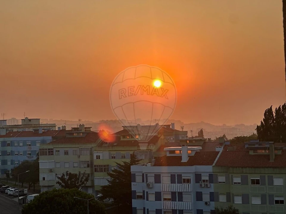 Apartamento T3 para Venda em Massamá e Monte Abraão Foto 19