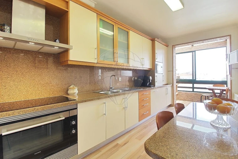 Apartamento T3 para Venda em Massamá e Monte Abraão Foto 7
