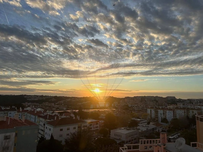 Apartamento T3 para Venda em Massamá e Monte Abraão Foto 33
