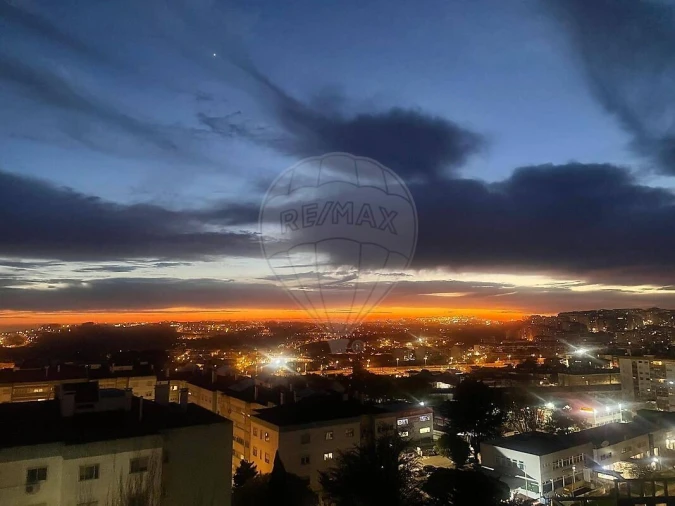 Apartamento T3 para Venda em Massamá e Monte Abraão Foto 37