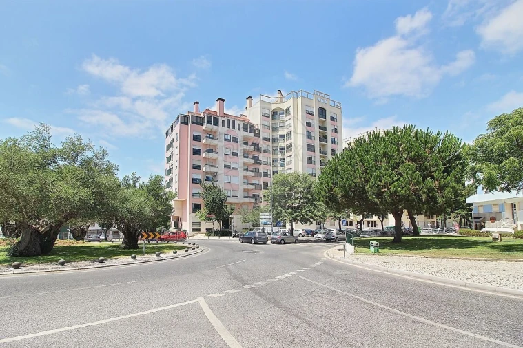 Apartamento T3 para Venda em Massamá e Monte Abraão Foto 2
