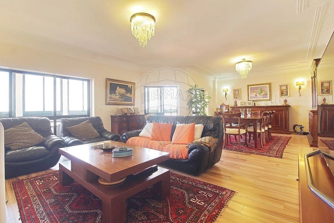 Apartamento T3 para Venda em Massamá e Monte Abraão Foto 1