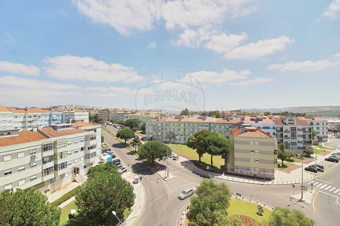 Apartamento T3 para Venda em Massamá e Monte Abraão Foto 9