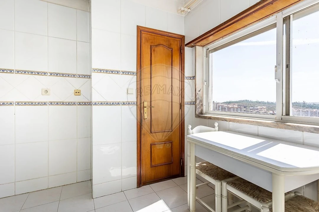 Apartamento T2 para Venda em Rio de Mouro Foto 5