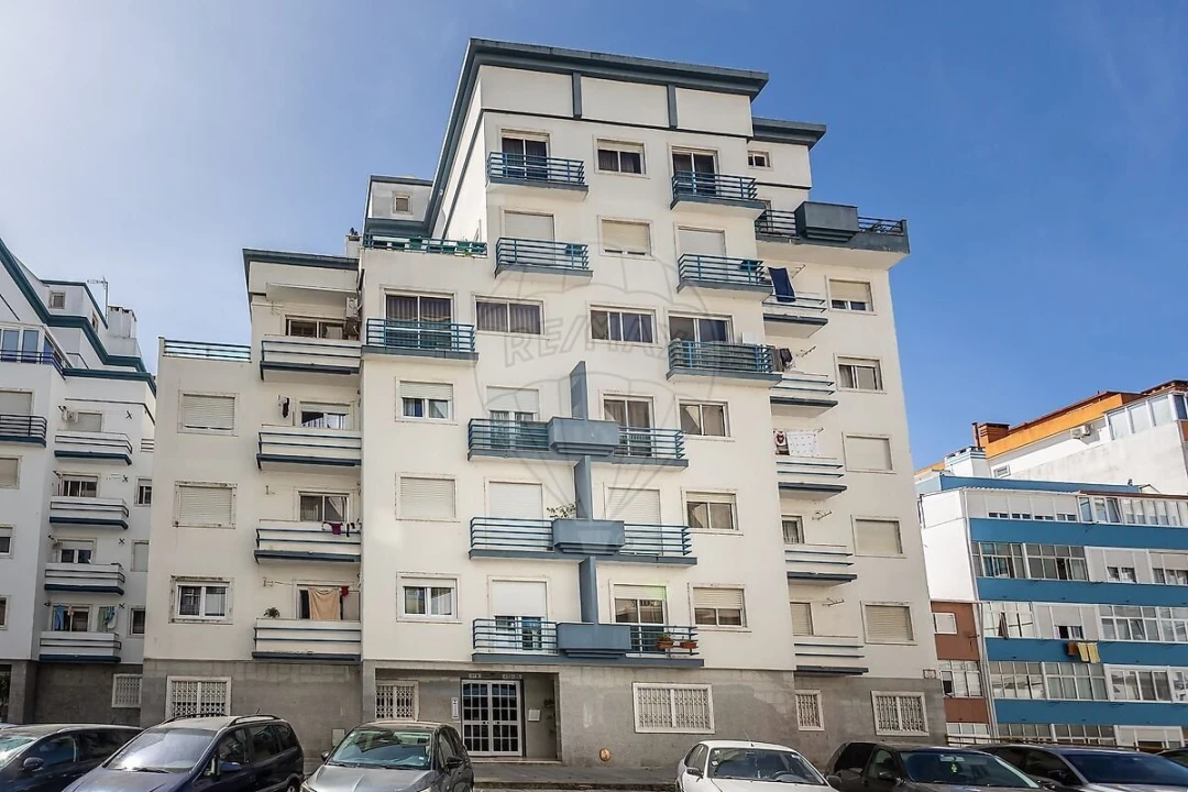 Apartamento T2 para Venda em Rio de Mouro Foto 24