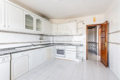 Apartamento T2 para Venda em Rio de Mouro