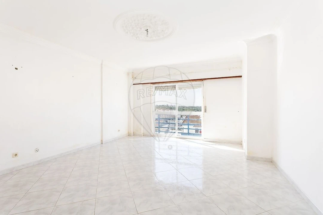 Apartamento T2 para Venda em Rio de Mouro Foto 2