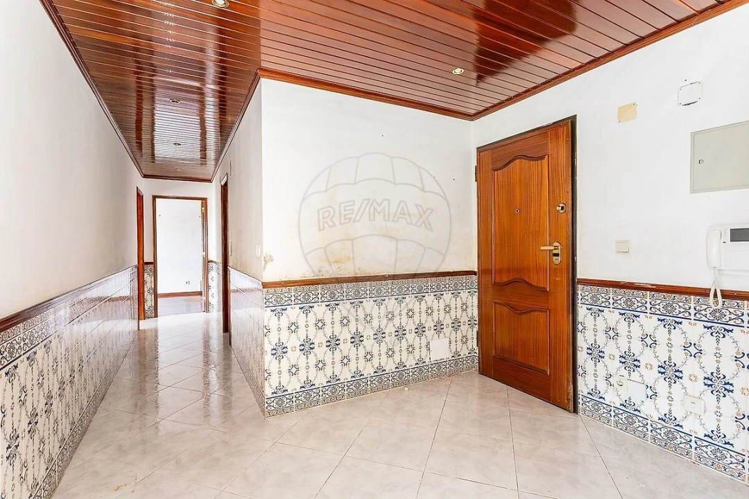 Apartamento T2 para Venda em Rio de Mouro Foto 9