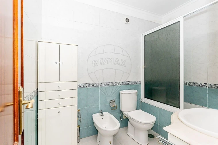 Apartamento T2 para Venda em Rio de Mouro Foto 11