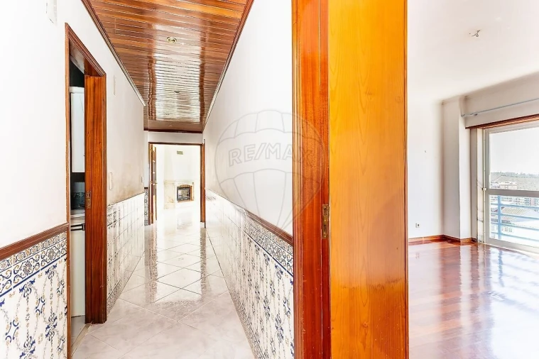 Apartamento T2 para Venda em Rio de Mouro Foto 10