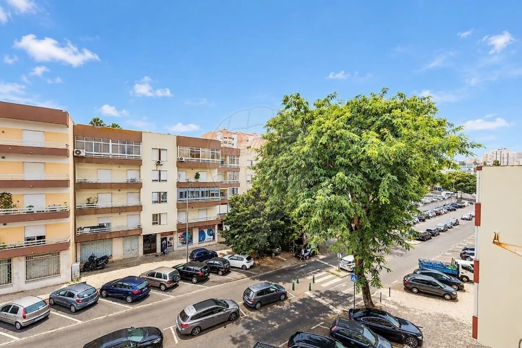 Apartamento T2 para Venda em Águas Livres Foto 20