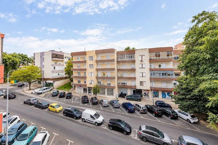 Apartamento T2 para Venda em Águas Livres Foto 21