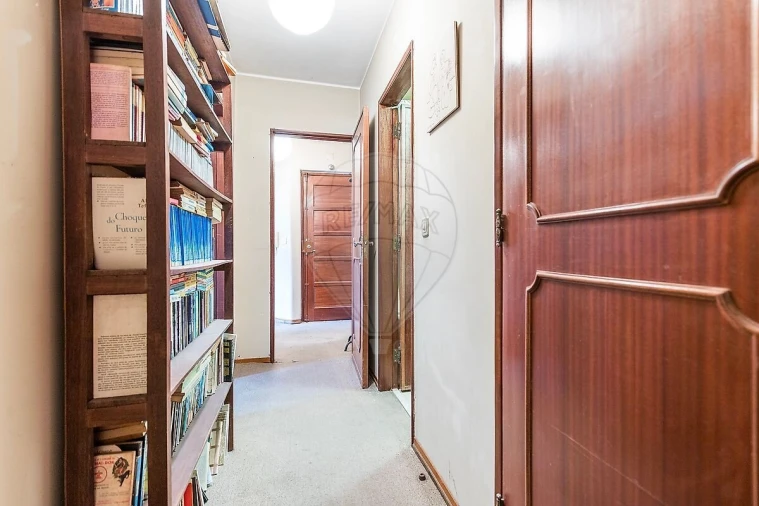 Apartamento T2 para Venda em Águas Livres Foto 10