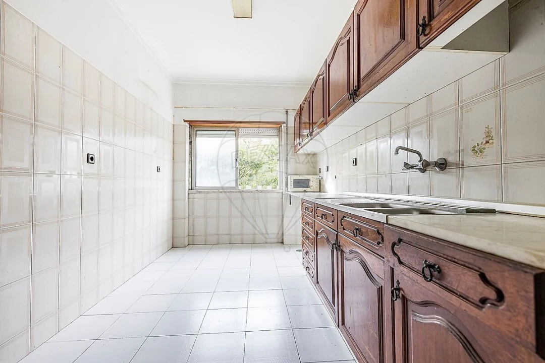 Apartamento T1 para Venda em Queluz e Belas Foto 1