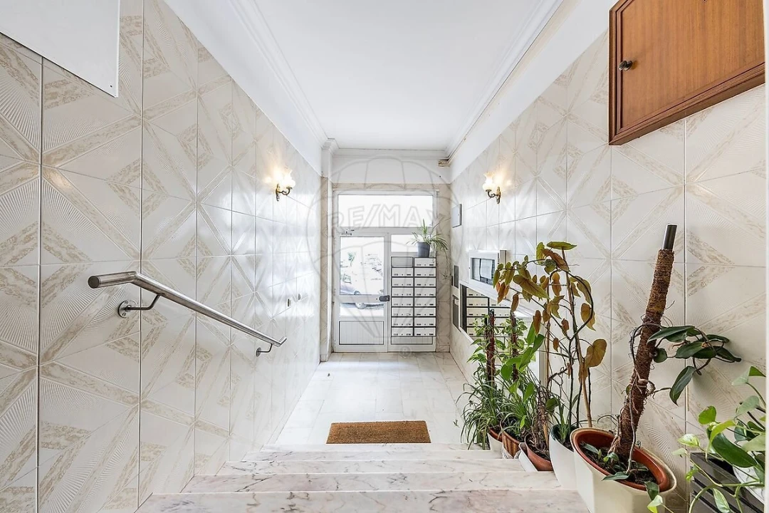 Apartamento T1 para Venda em Queluz e Belas Foto 16