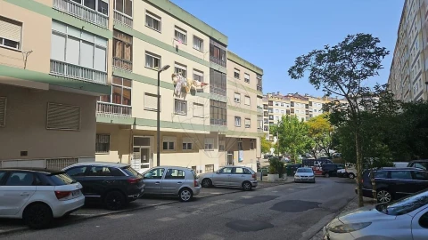 Apartamento T1 para Venda em Queluz e Belas