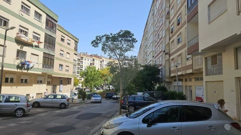 Apartamento T1 para Venda em Queluz e Belas