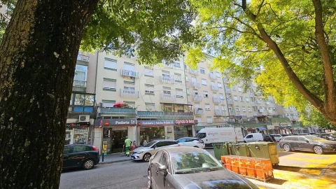 Apartamento T1 para Venda em Queluz e Belas
