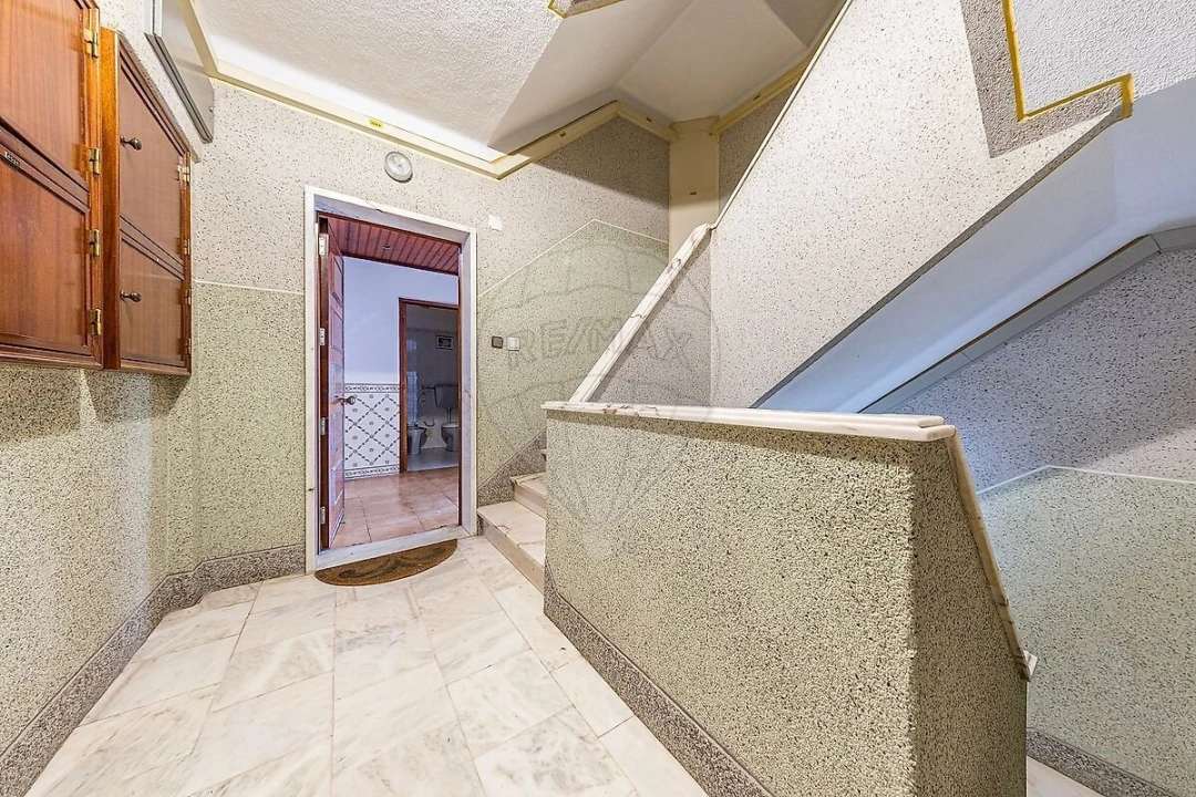 Apartamento T1 para Venda em Queluz e Belas Foto 17