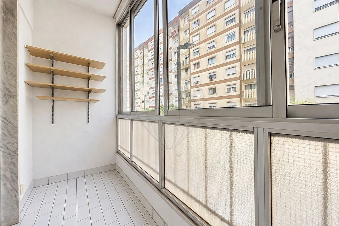 Apartamento T1 para Venda em Queluz e Belas Foto 13