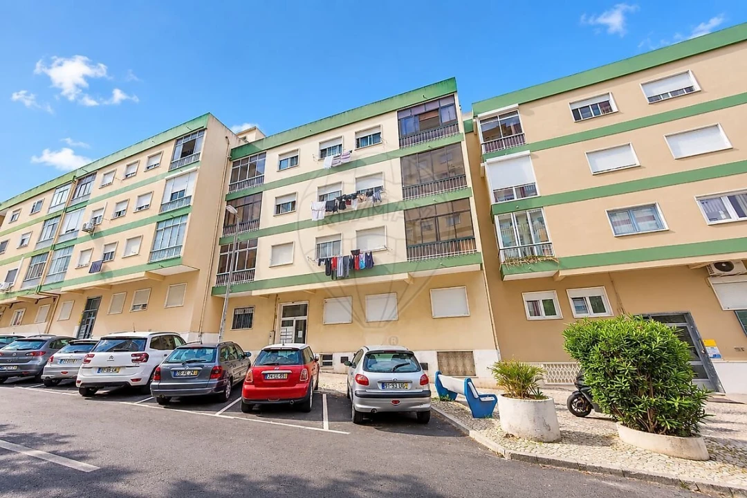 Apartamento T1 para Venda em Queluz e Belas Foto 14