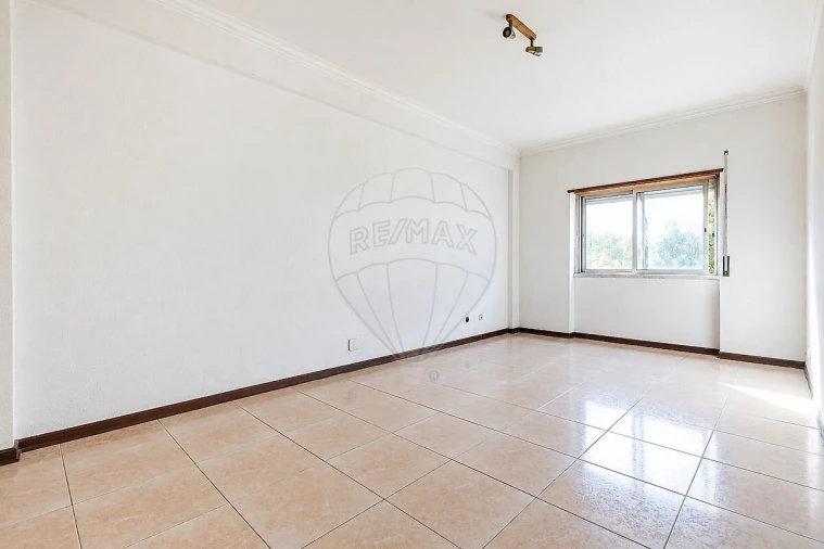 Apartamento T1 para Venda em Queluz e Belas Foto 6