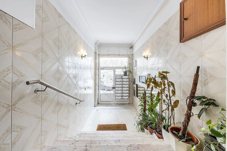 Apartamento T1 para Venda em Queluz e Belas Foto 16