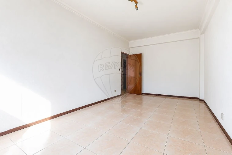 Apartamento T1 para Venda em Queluz e Belas Foto 7
