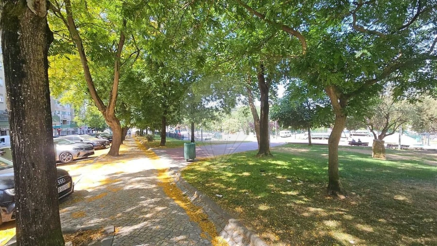 Apartamento T1 para Venda em Queluz e Belas Foto 4