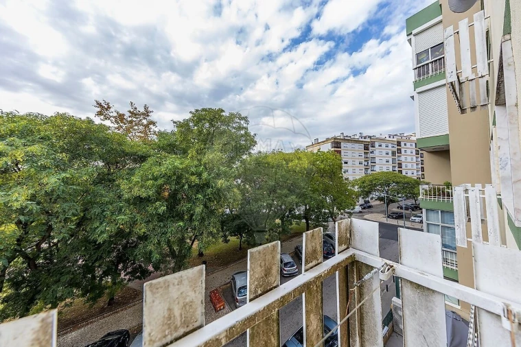 Apartamento T1 para Venda em Queluz e Belas Foto 5