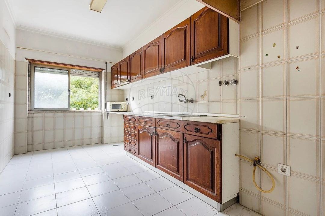 Apartamento T1 para Venda em Queluz e Belas Foto 3