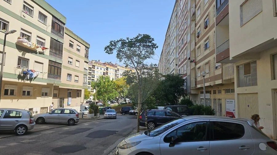 Apartamento T1 para Venda em Queluz e Belas