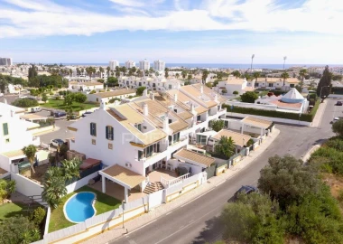 Moradia T3 para Venda em Albufeira e Olhos de Água