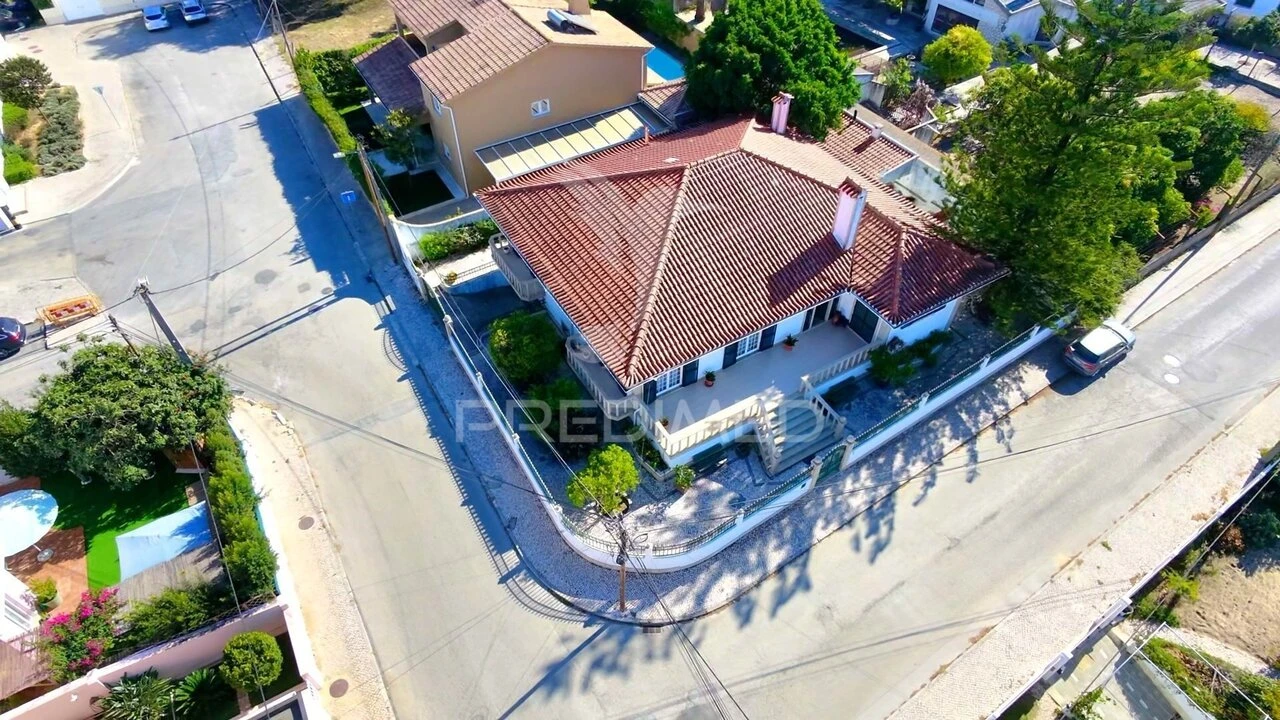 Moradia T6 para Venda em Azeitão (São Lourenço e São Simão) Foto 1