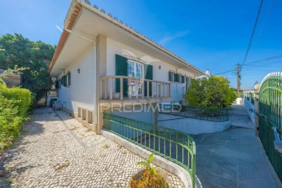 Moradia T6 para Venda em Azeitão (São Lourenço e São Simão)