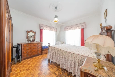 Moradia T6 para Venda em Azeitão (São Lourenço e São Simão)