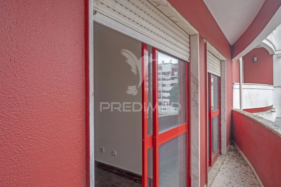 Apartamento T2 para Venda em Algueirão-Mem Martins Foto 11