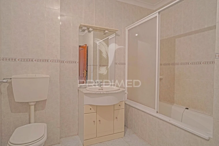 Apartamento T2 para Venda em Algueirão-Mem Martins Foto 14