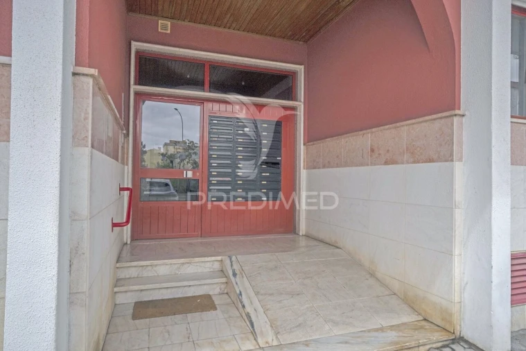 Apartamento T2 para Venda em Algueirão-Mem Martins Foto 21