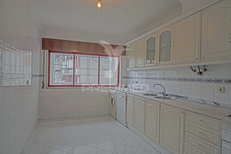 Apartamento T2 para Venda em Algueirão-Mem Martins Foto 4