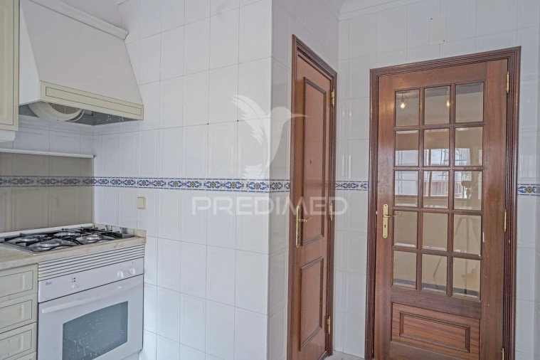 Apartamento T2 para Venda em Algueirão-Mem Martins Foto 3