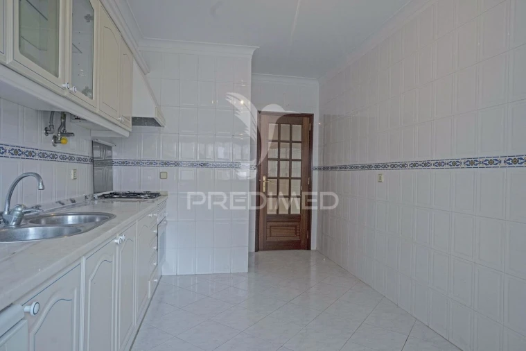 Apartamento T2 para Venda em Algueirão-Mem Martins Foto 5