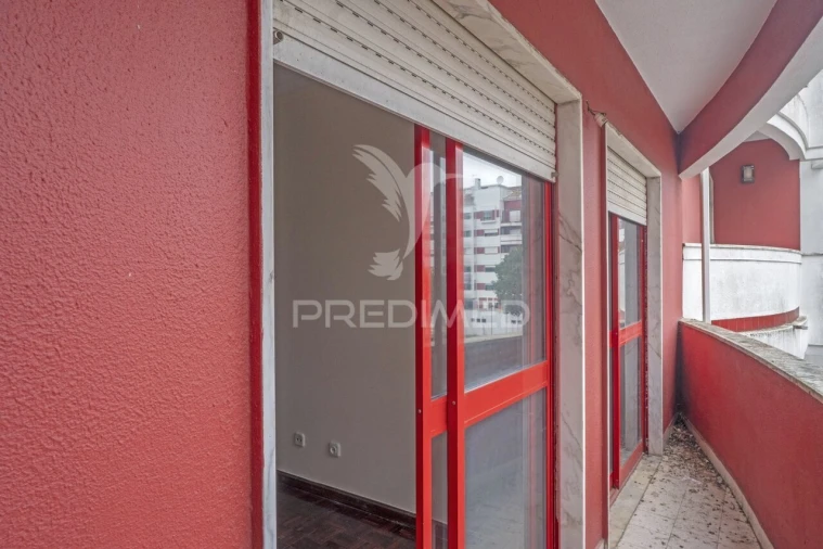 Apartamento T2 para Venda em Algueirão-Mem Martins Foto 11