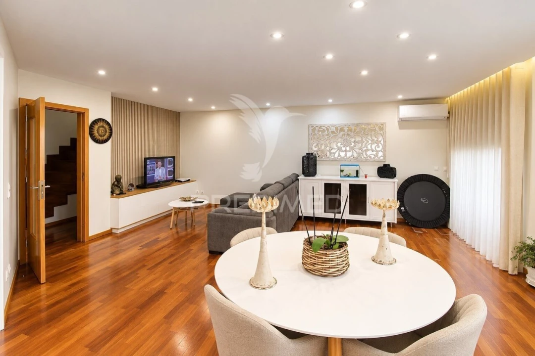 Apartamento T3 para Venda em Pedrouços Foto 1
