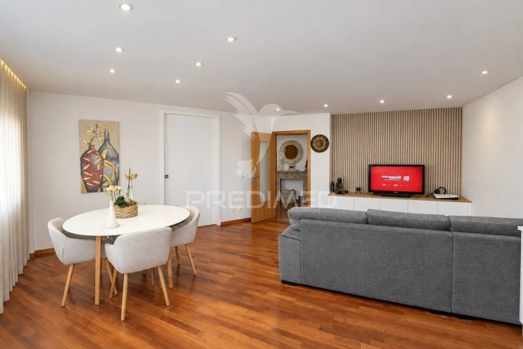 Apartamento T3 para Venda em Pedrouços Foto 8