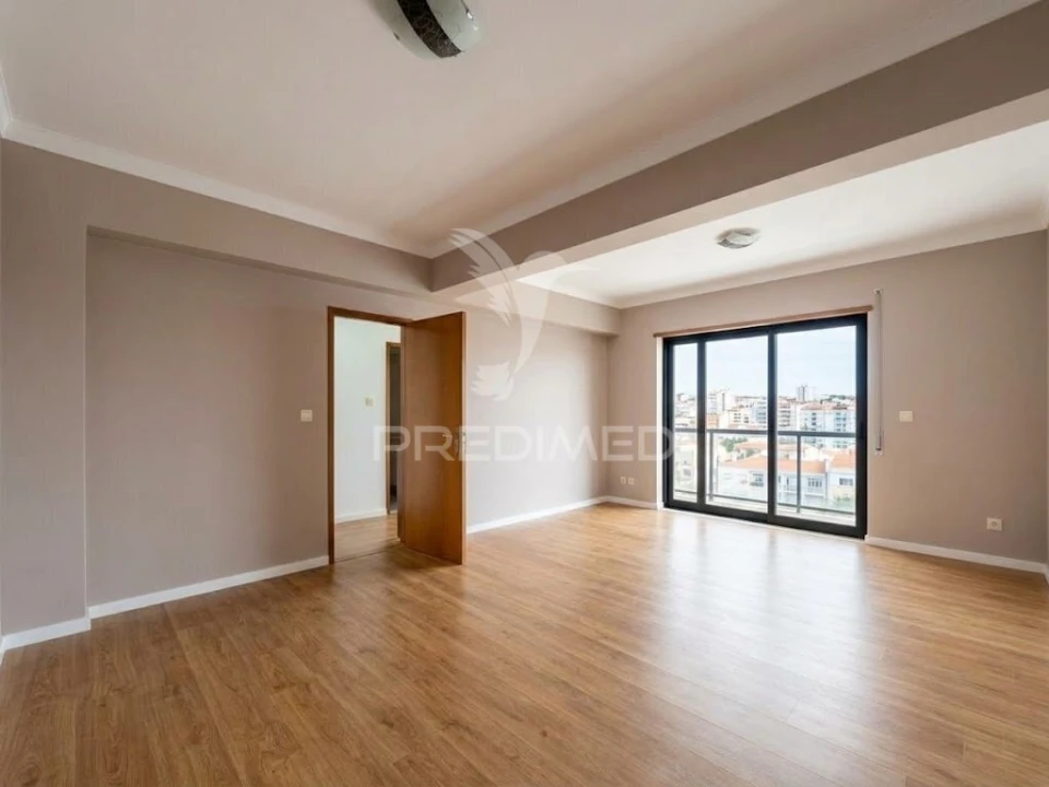 Apartamento T3 para Venda em Almada, Cova da Piedade, Pragal e Cacilhas Foto 5